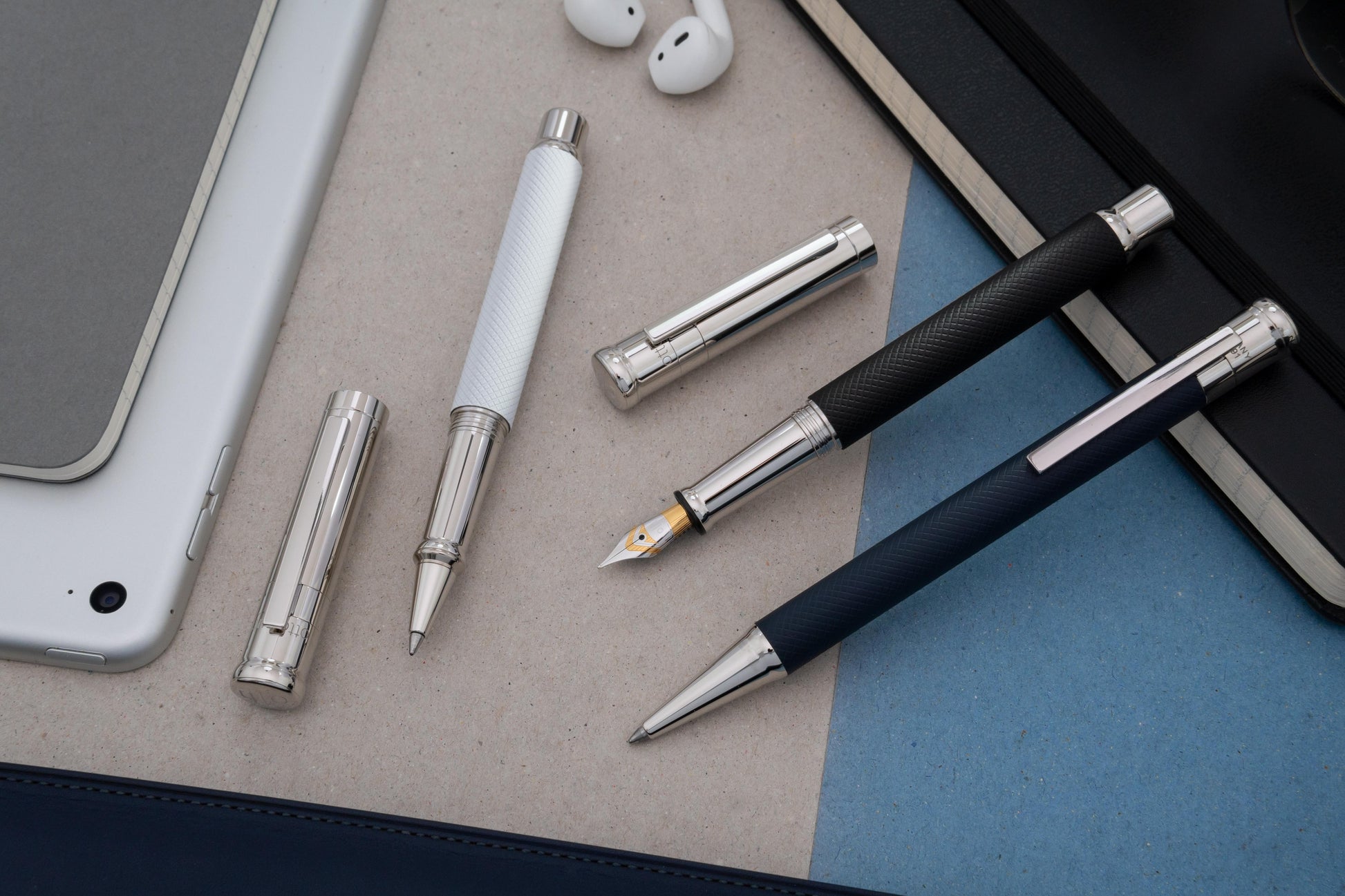 Otto Hutt design04 penna stilografica blu lucida M Otto Hutt design04 penna stilografica blu lucida M
